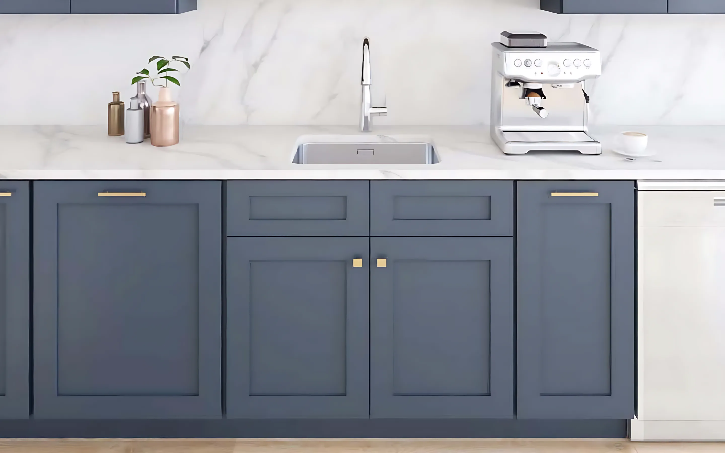 Emerald blue kitchen cabinets